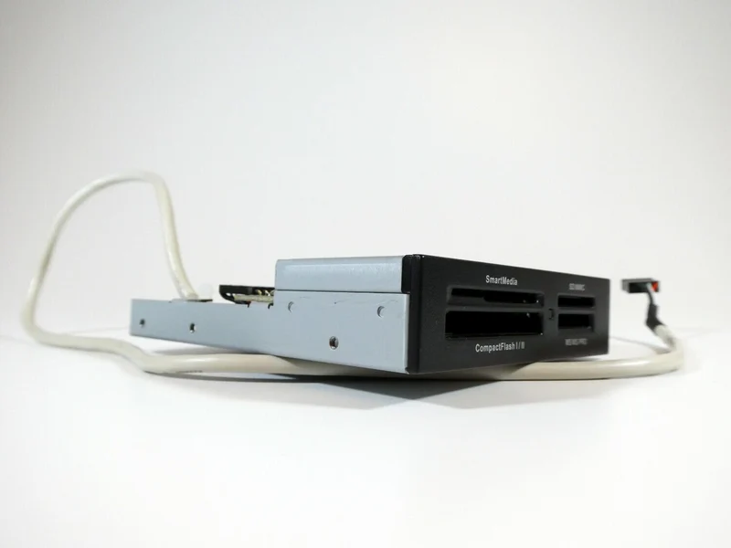 Northstar Interconnect CARD READER PER Fujitsu Esprimo 900 910 920 USB 3.5"