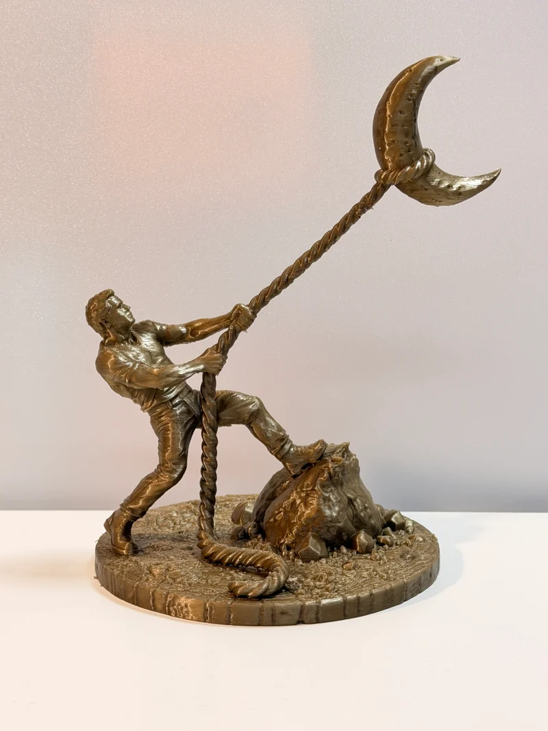 Scultura "Lui le promise la Luna"