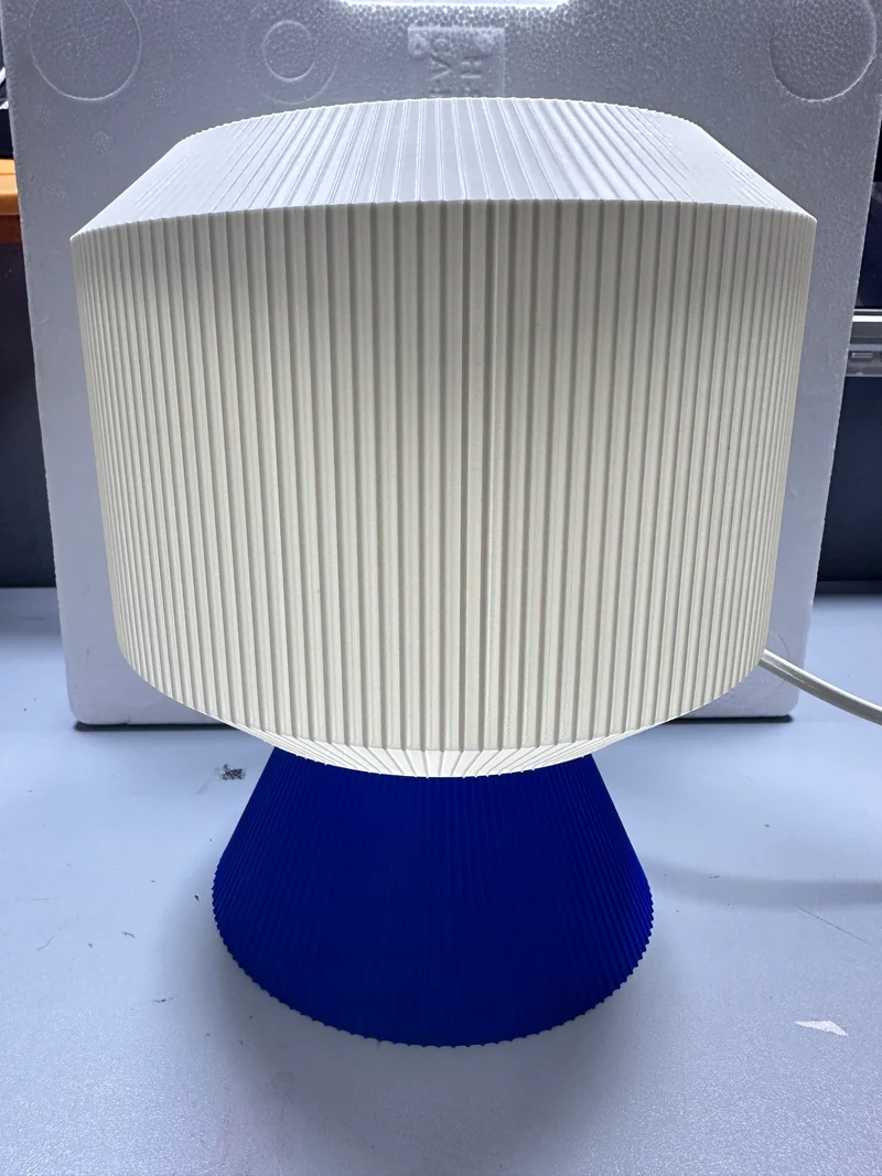 Lampada da Tavolo Design Moderno Blu e Bianca