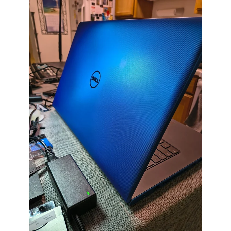 BLUE Dell Inspiron 17-5755 17.3" Laptop, AMD A8 Radeon R5 (8GB RAM, 240GB SSD) CD DVD Webcam Windows 11