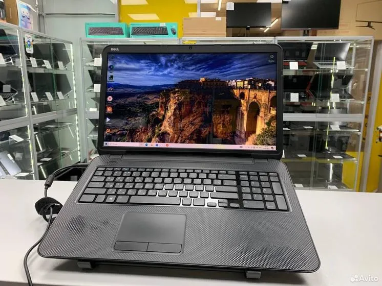 Dell Inspiron 3721, 17.3" Intel Core i3-3227U @ 1.90GHz (16GB RAM - 500GB HDD) Laptop CD DVD Windows 10