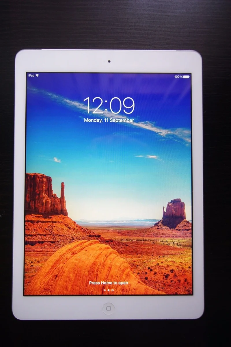 Apple iPad Air 1st Generation, 9.7in (128GB) Wi-Fi + 4G LTE Cellular Unlocked Tablet - iOS 12 - Silver