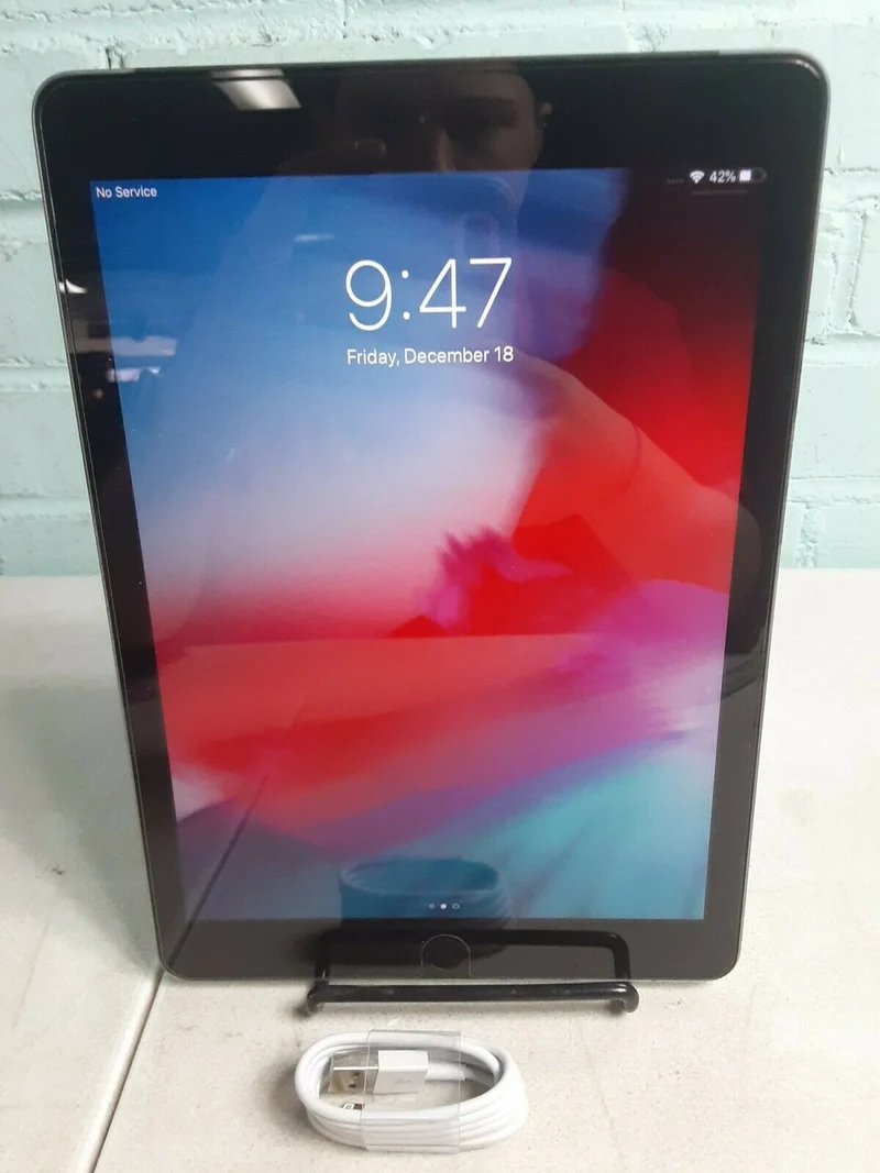 Apple iPad Air 1st Generation, 9.7in Wi-Fi + 4G Cellular Unlocked (16GB, 32GB, 64GB, 128GB) iOS 12 Tablet